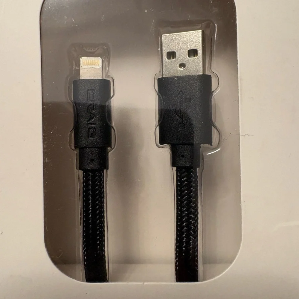 Black Sync Cable with Lightning Connector‎